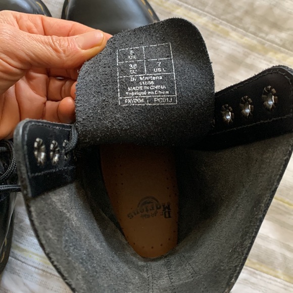 Dr Martens boots - Picture 5 of 7